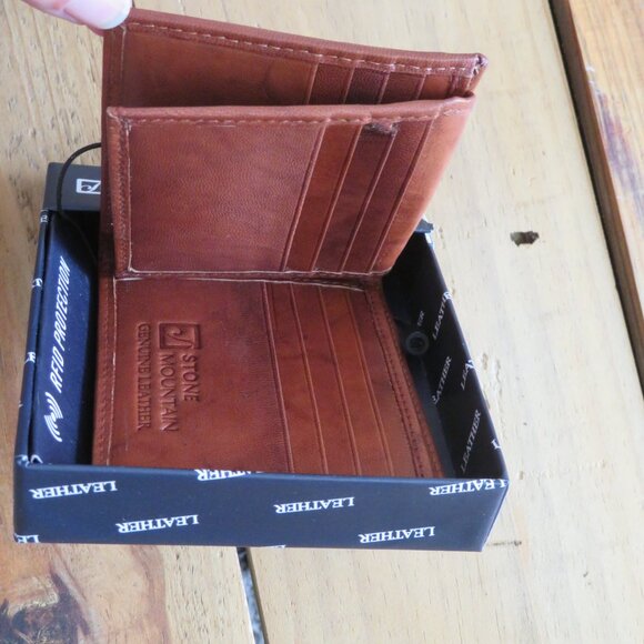 Stone Mountain Full Grain Leather Men's Wallet with RFID protection 12 card slot - Picture 5 of 7